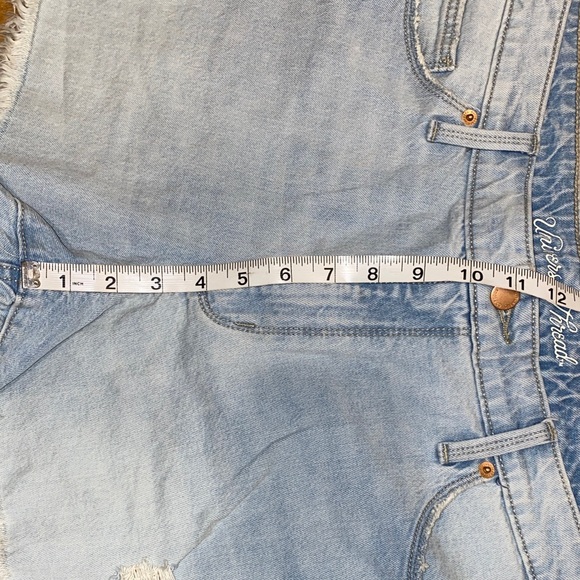 5/$50 Universal Thread Distressed Light Blue Denim Shorts Size 14 Regular - Picture 8 of 12
